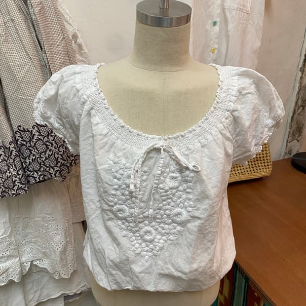 유럽빈티지 자수셔츠