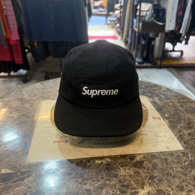 정품 슈프림 워시드 치노 캠프캡 팝니다
