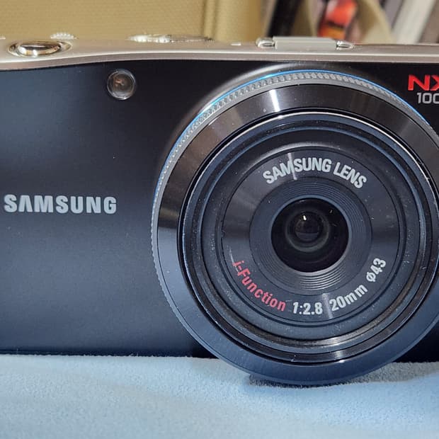 삼성 NX100 빈티지 디카 + 20mm + 20-55mm