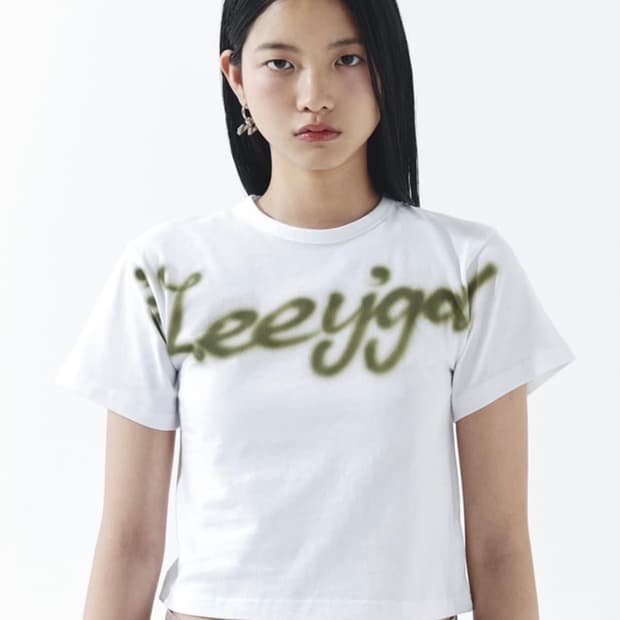 구leey 현yeel 스프레이 크롭 티셔츠