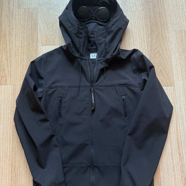 CP컴퍼니 고글 바람막이 소프트쉘 블랙 95-100 46 상태극상