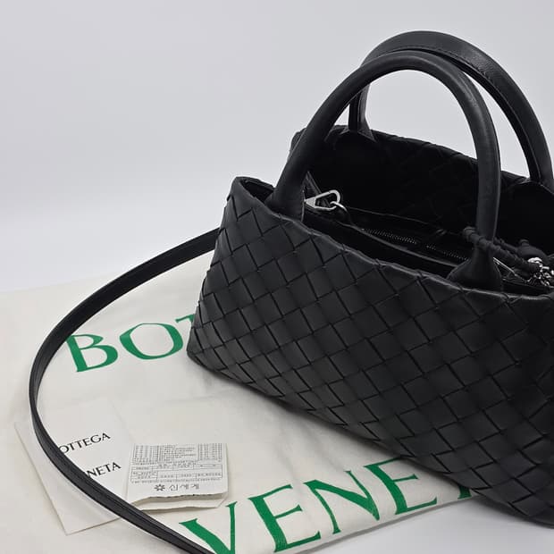 [내장칩]보테가베네타 인트레치아토 로마 토트백 블랙