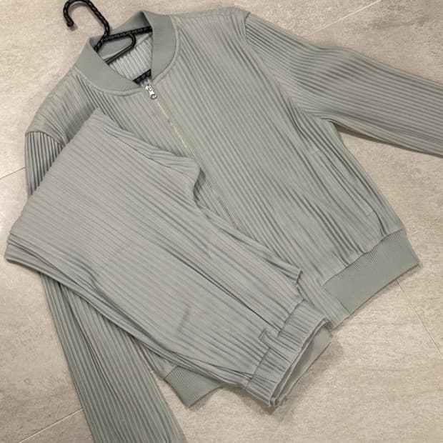 (셋업)볼란테 플리츠 상하의 판매합니다. (Gray) size:2