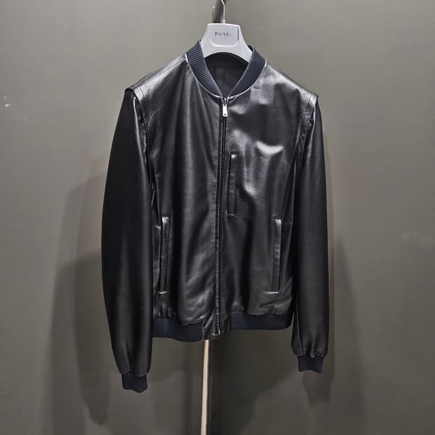 프라다 리버시블 가죽&나일론 봄버자켓( 조끼로도 활용가능)