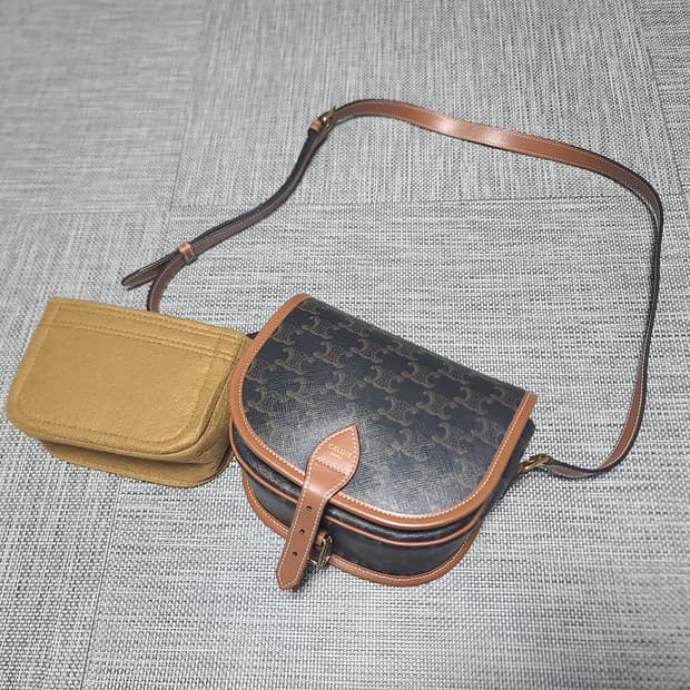 셀린느 폴코백 풀코백 미디엄 탄 트리옹프 크로스백