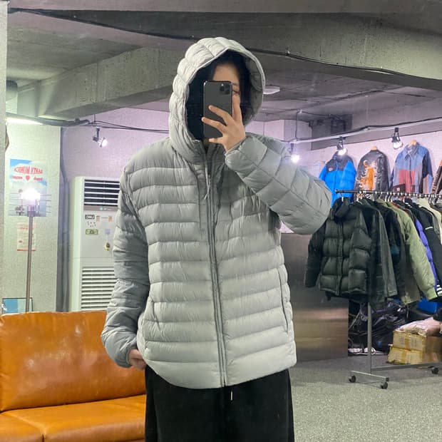 무신사 스탠다드 라이트웨이트 구스다운 경량패딩 B3899