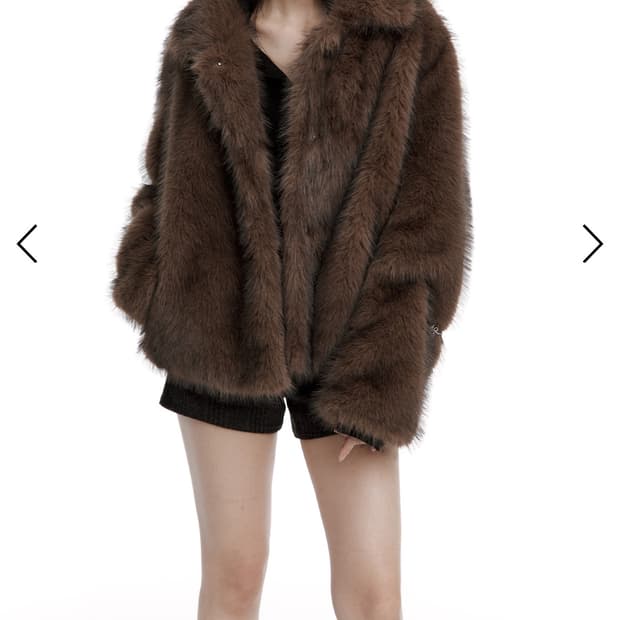 러프넥 Mocha Fake Fur Jacket s사이즈 구합니다 ㅠㅠ