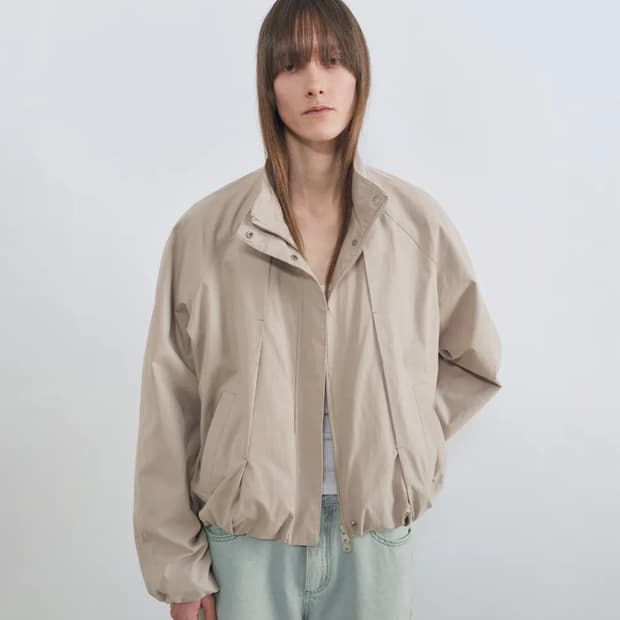 인사일런스 우먼 헤링턴 볼륨 핀턱 점퍼 베이지