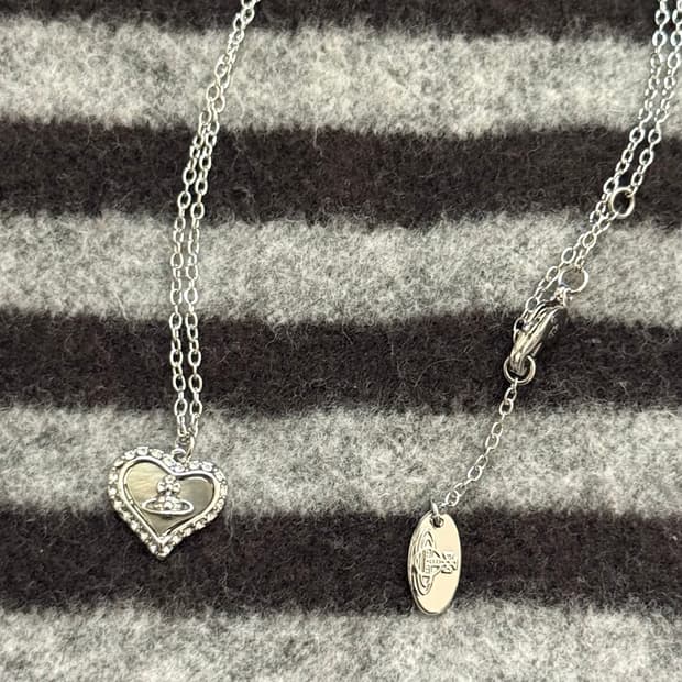 비비안웨스트우드 페트라 목걸이