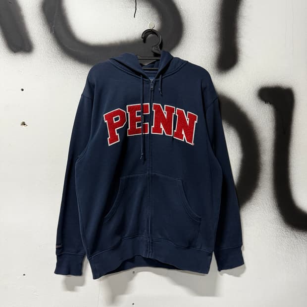 잔스포츠 올드스쿨 레터링 자수 집업 후디