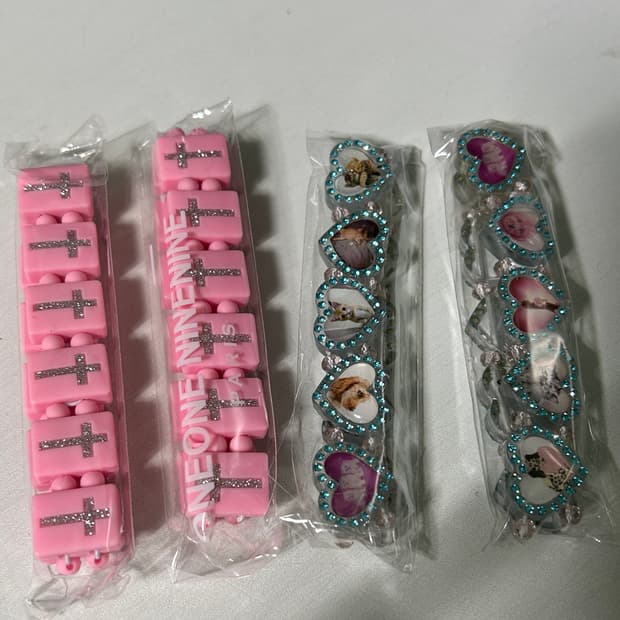 bazo1199 팔찌 살거면 연락하세요