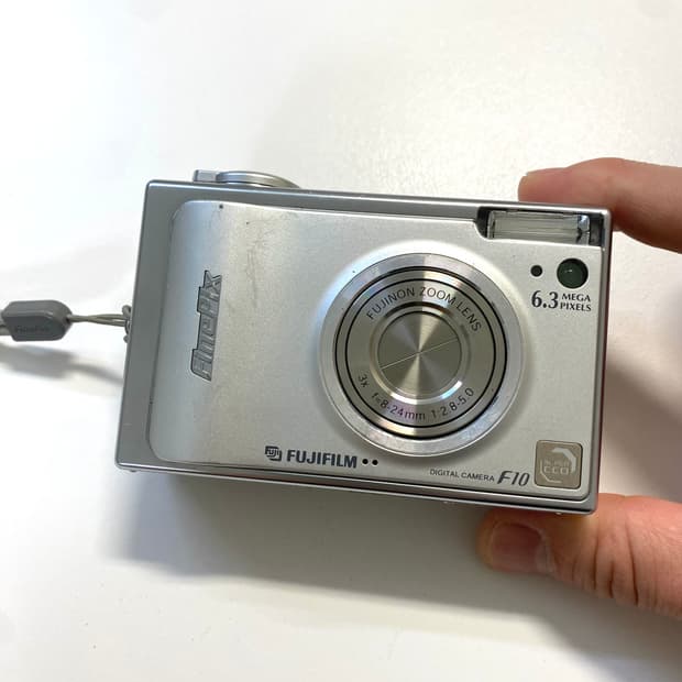 후지 파인픽스 F10 디지털 카메라