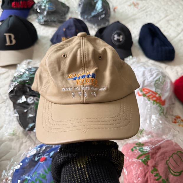 11번) 해외바잉 or 국내매장구매 모자들 볼캡, 헌팅캡, 이어플랩캡 등