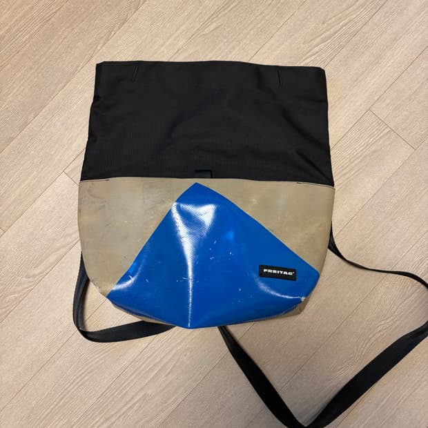 프라이탁 메신저백 팝니다