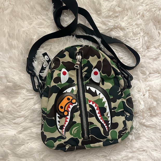 베이프 ABC 카모 마일로 샤크 미니 숄더 백