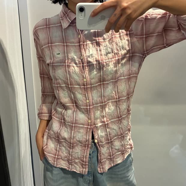 라코스테 긴팔 체크 셔츠 로고 자수 디테일 레귤러핏 라이트 핑크