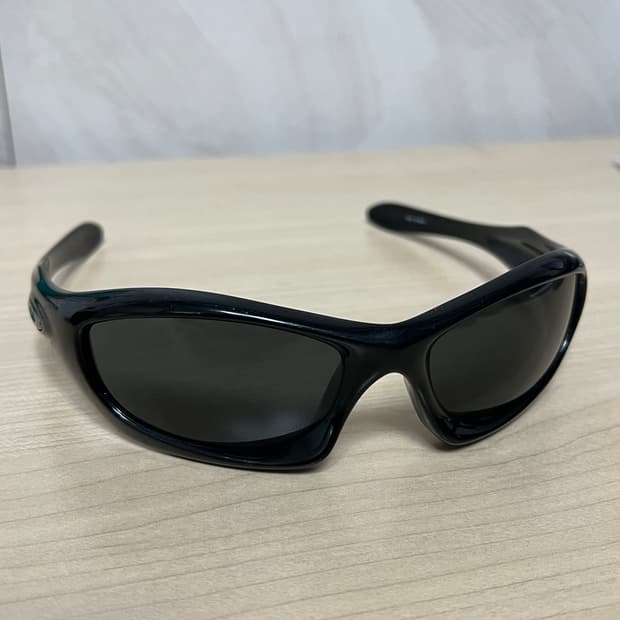 오클리 몬스터독 폴리쉬드블랙 유광블랙