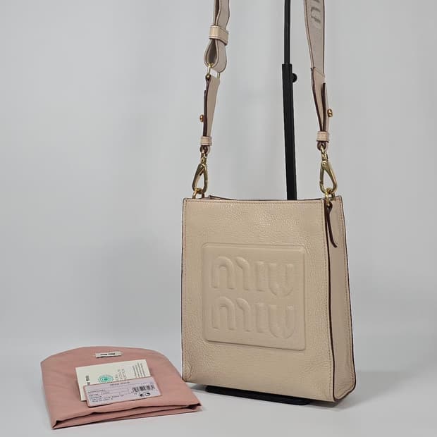 미우미우 마드라스 레더 숄더백