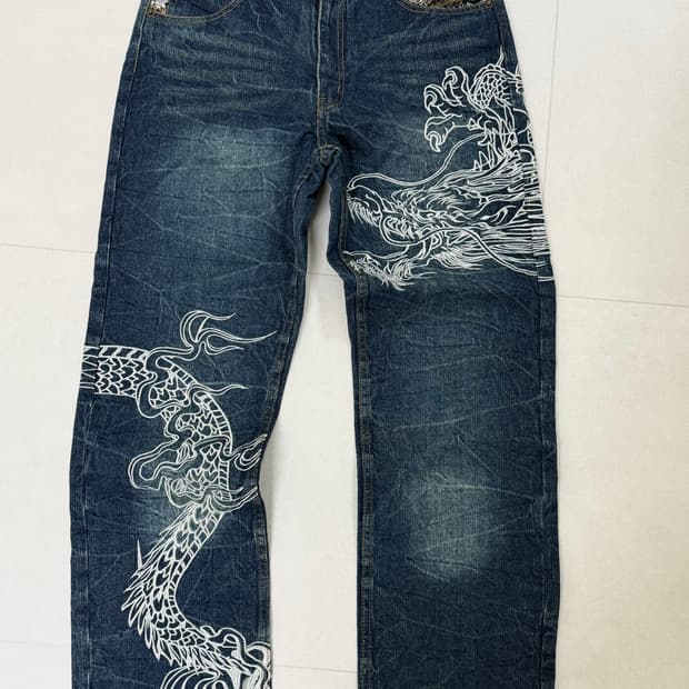 카라쿠리타마시st 오리엔탈 용 자수 데님 팬츠