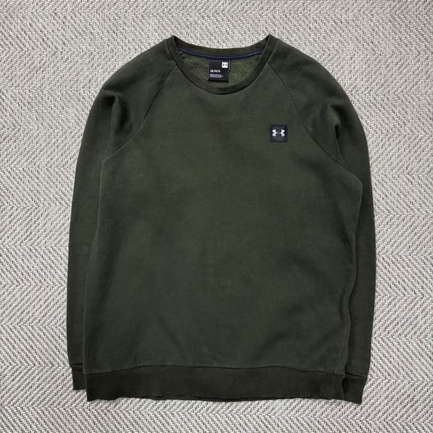 언더아머 패치 맨투맨 v0244