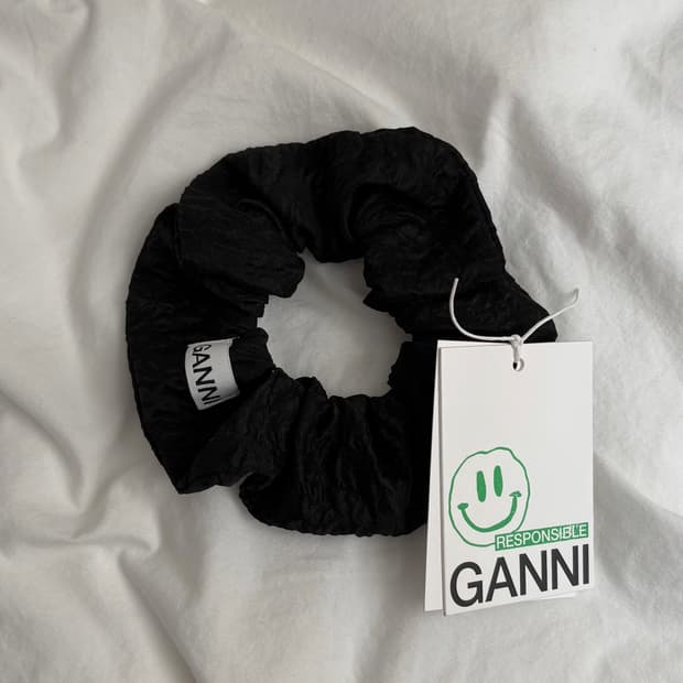 (새상품) GANNI 가니 블랙 스크런치