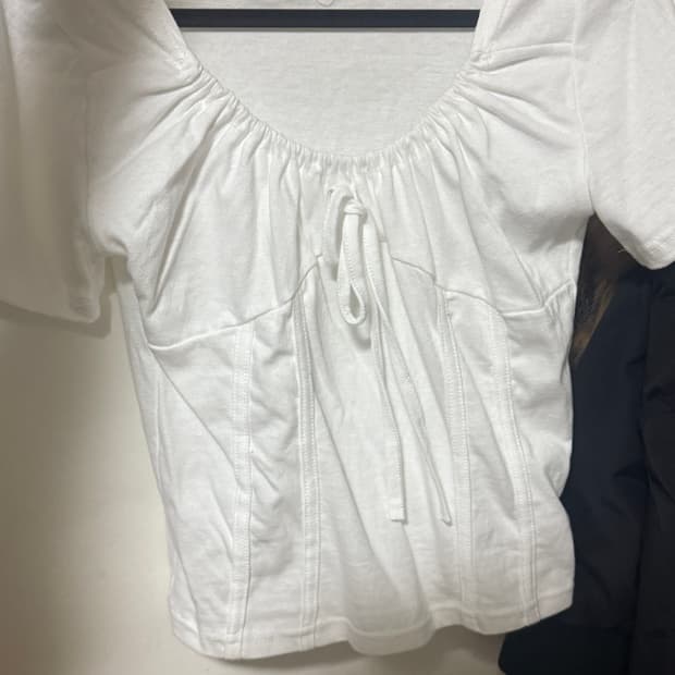 리본 셔링 반팔 티셔츠