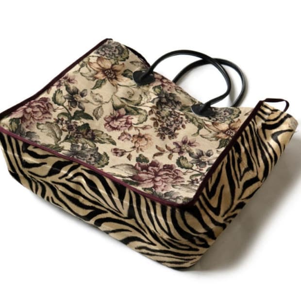 캐피탈 고블랑 타이거 밀크백