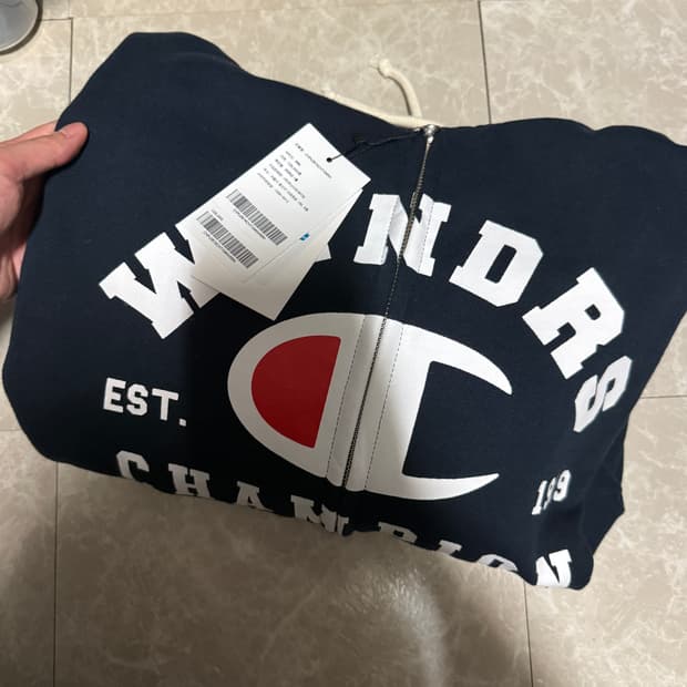 M사이즈 위캔더스 챔피온 후드 집업 네이비