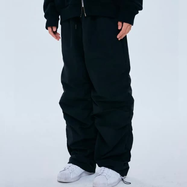 더콜디스트모먼트 나일론 셔링 조거 팬츠