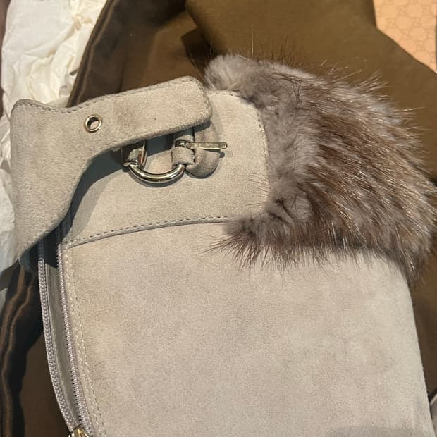 Gucci suede Fur Boots 36C