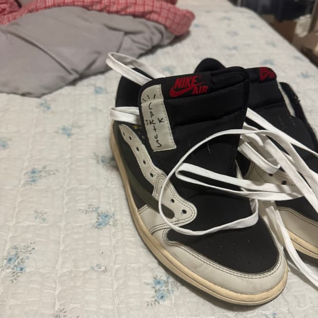 조던 1 x 트래비스 스캇 레트로 로우 올리브 275사이주