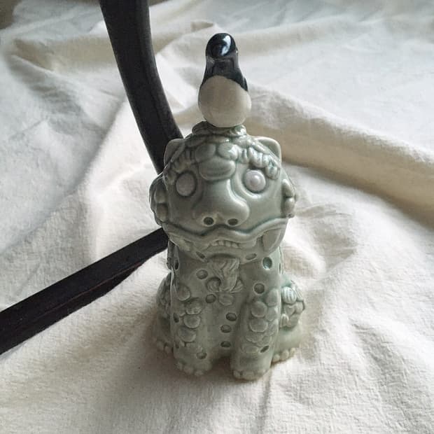 Haitai and Magpie Ceramic Objects