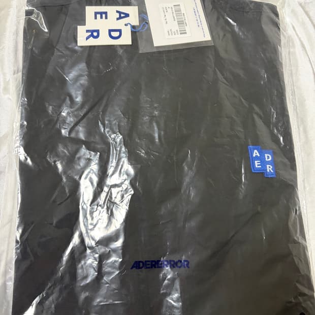(새상품)아더에러 시그니피컨트 티셔츠 01