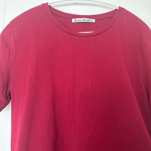 Acne Studios 아크네 스튜디오 레드 반팔