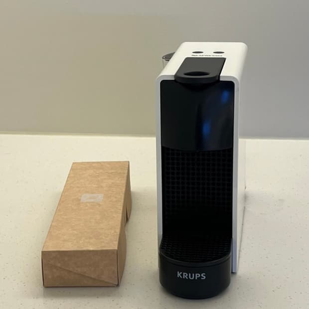 네스프레소 에센자 미니 C30 KRUPS 크룹스 화이트