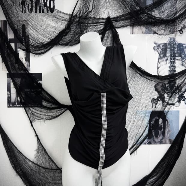 Beads string detail sleeveless