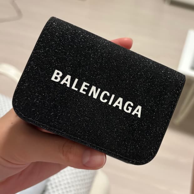 발렌시아가 지갑