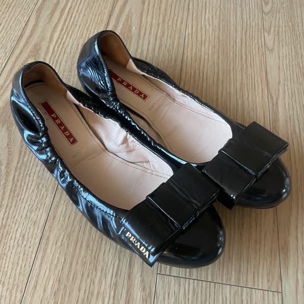 [정품] PRADA 프라다 블랙 플랫슈즈 37 (235)
