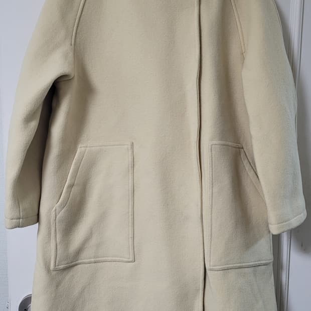 스튜디오 톰보이 코트