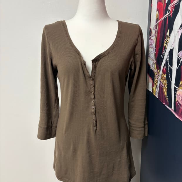 브랜디멜빌 카키 7부 버튼 롱슬리브 티