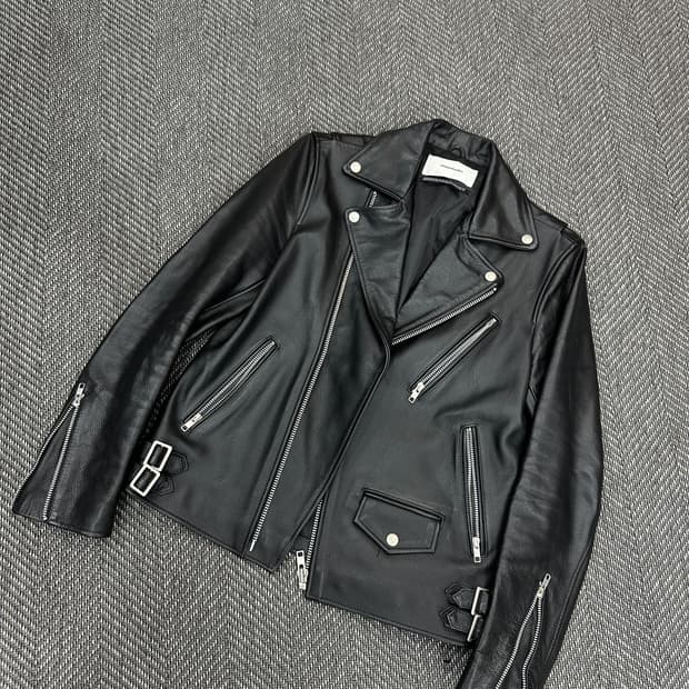 비바스튜디오 라이더자켓