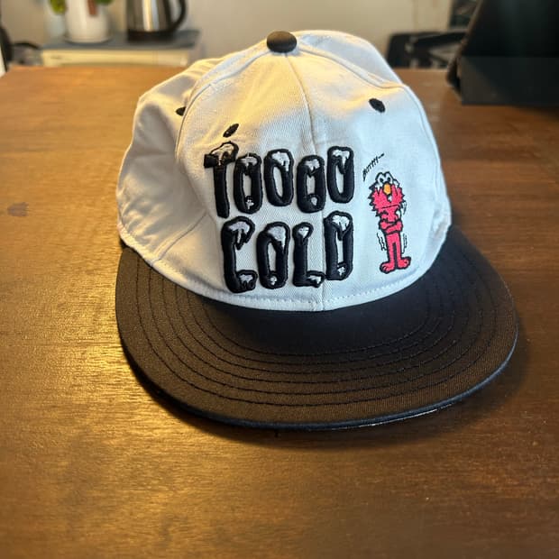 세서미 스트릿 Tooo cold 스냅백