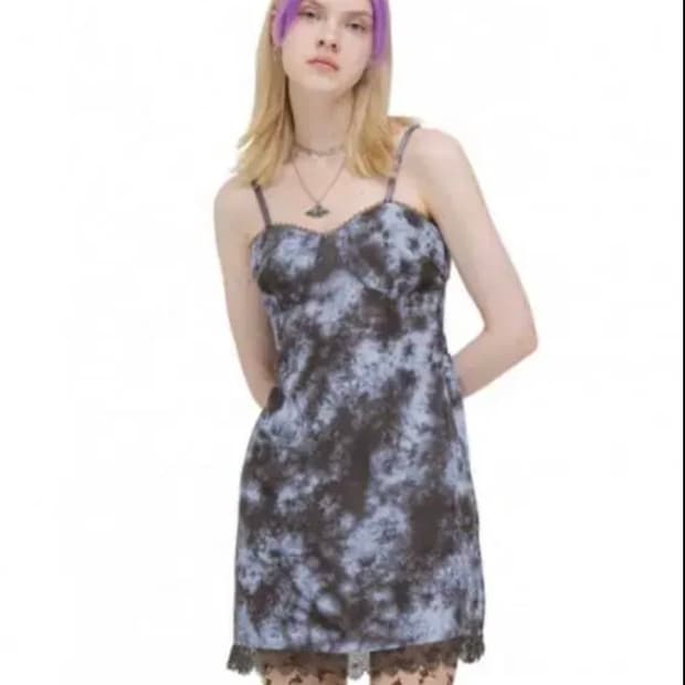 (단종) 러닝하이 레이스 포인트 타이다이 미니 원피스 [블루 차콜]