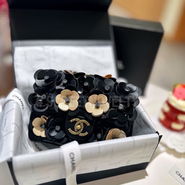 샤넬 메탈 까멜리아 클래식 숄더백 크로스백