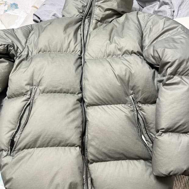 띠어리 와사비 패딩 M