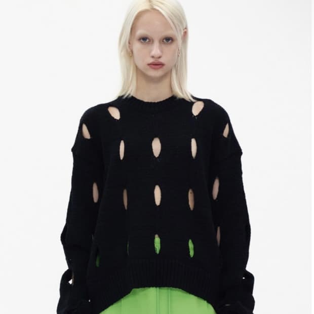 더오픈프로덕트(오픈와이와이) 컷아웃 코튼 스웨터