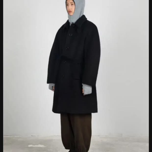 아모멘토 알파카 코트 24fw