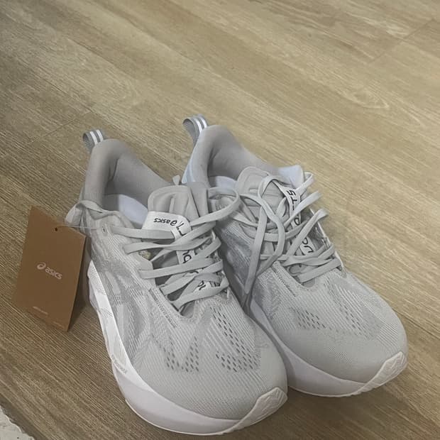 아식스 노바블라스트 5 240 새상품