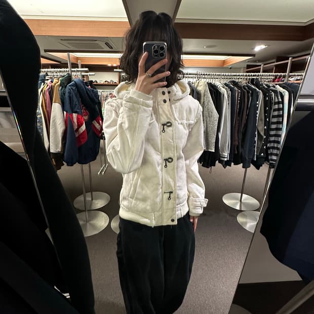 L)In the attic 빈티지 스노우 화이트 후드 코트