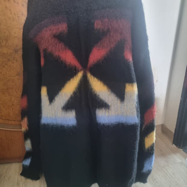 특가) OFF WHITE 모헤어 니트.    L